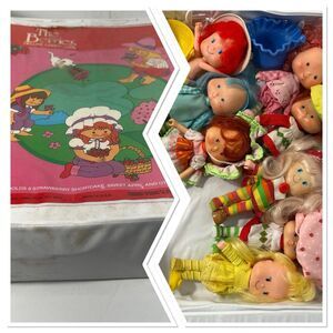 Vintage 1982 Strawberry Shortcake 8 Dolls scented Carrying Case set